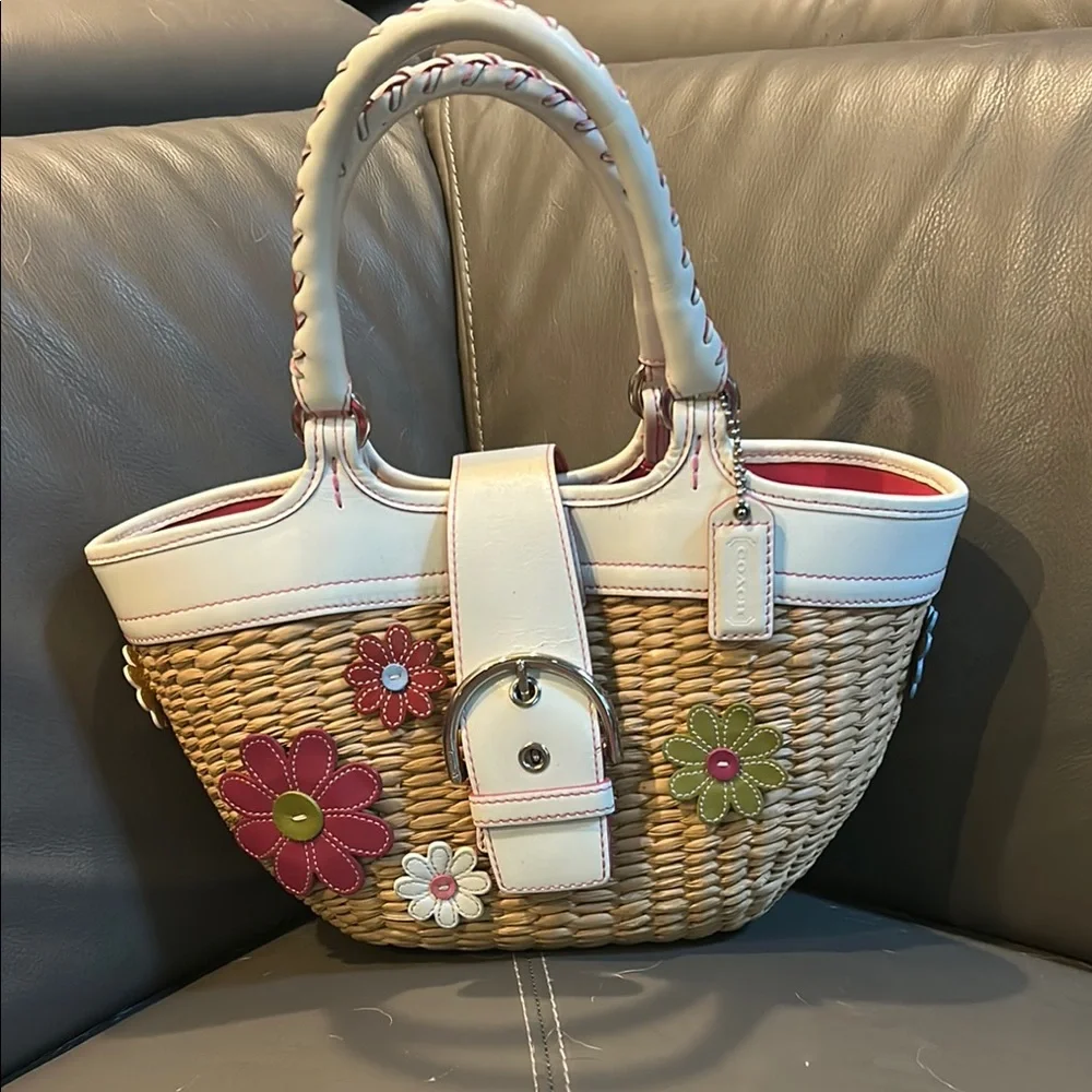 Vintage Y2K Rare Coach straw leather floral hand bag. Pristine condition - Picture 1 of 6
